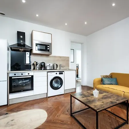 T2 Completely Renovated - Downtown *